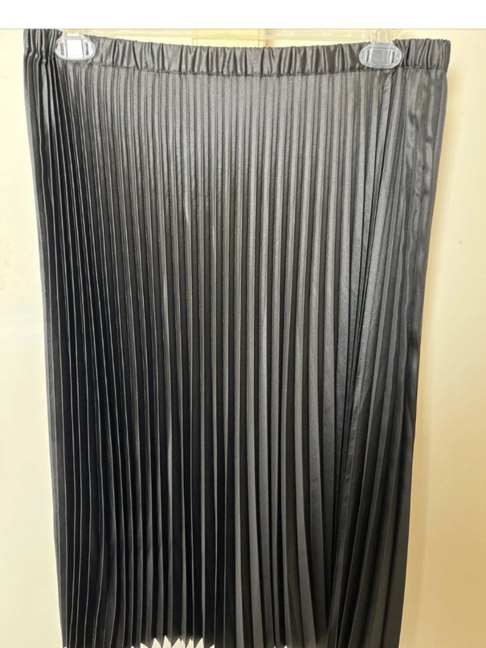 Banana Republic Black Satin Accordion Pleated Midi Skirt Women’s M Lined